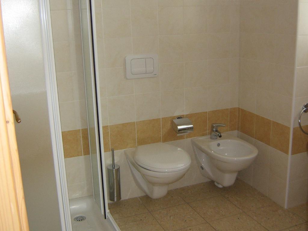 Taxus Hostel Pieve Tesino Номер фото