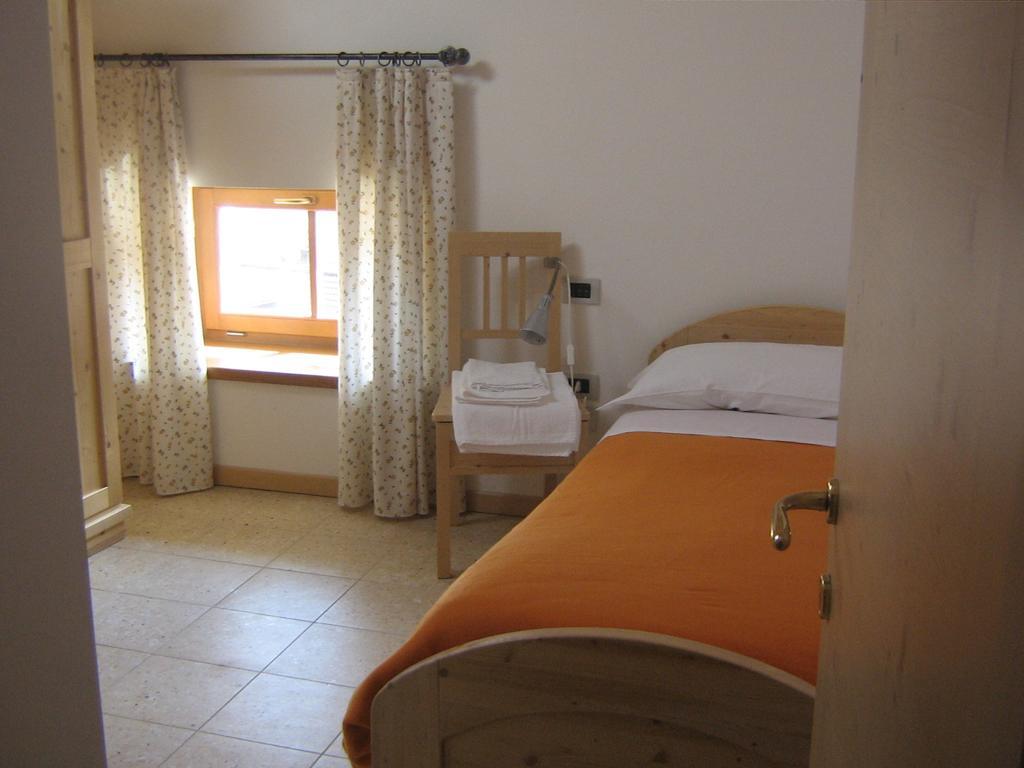 Taxus Hostel Pieve Tesino Номер фото